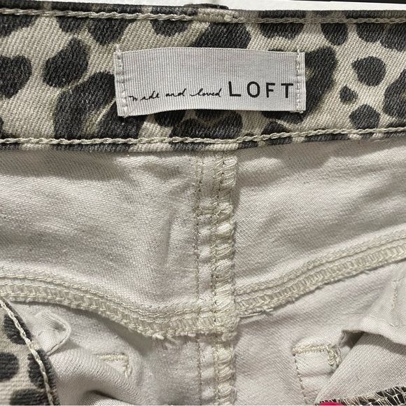 LOFT modern skinny leopard print pants/jeans. Size 0/25 - Picture 2 of 4